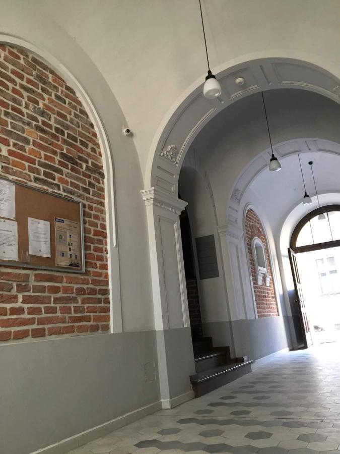 Goldfinger 3-Bed Unique Apartment In The Heart Of Podgorze Krakow Exterior photo