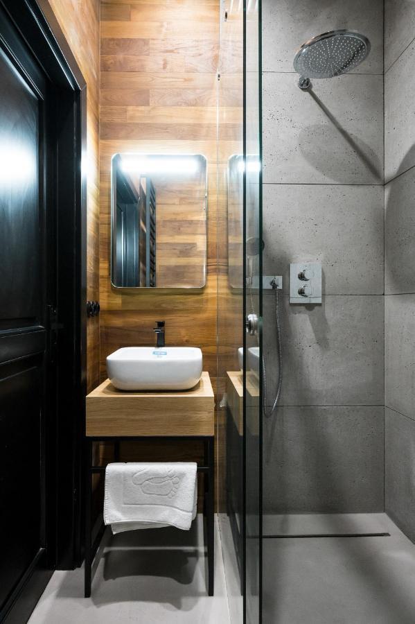Goldfinger 3-Bed Unique Apartment In The Heart Of Podgorze Krakow Exterior photo